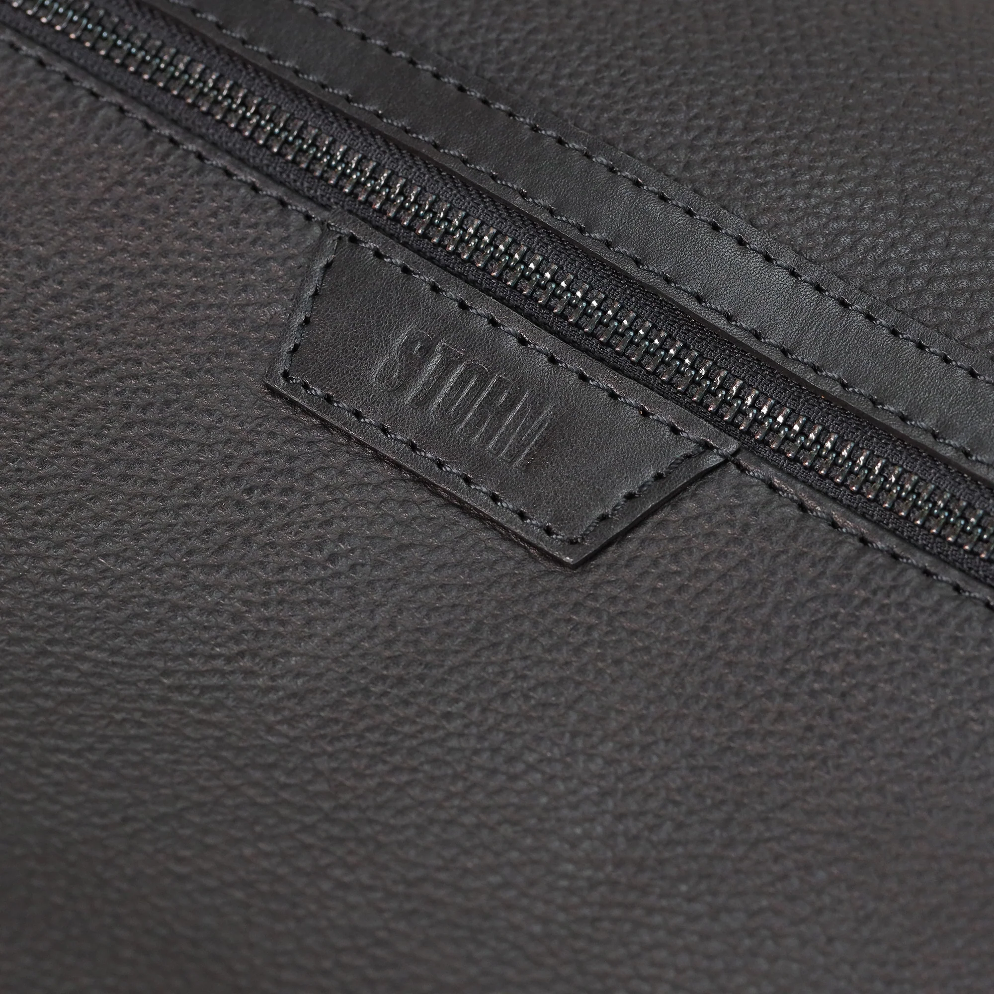 CARES LEATHER BACKPACK BLACK - Image 4