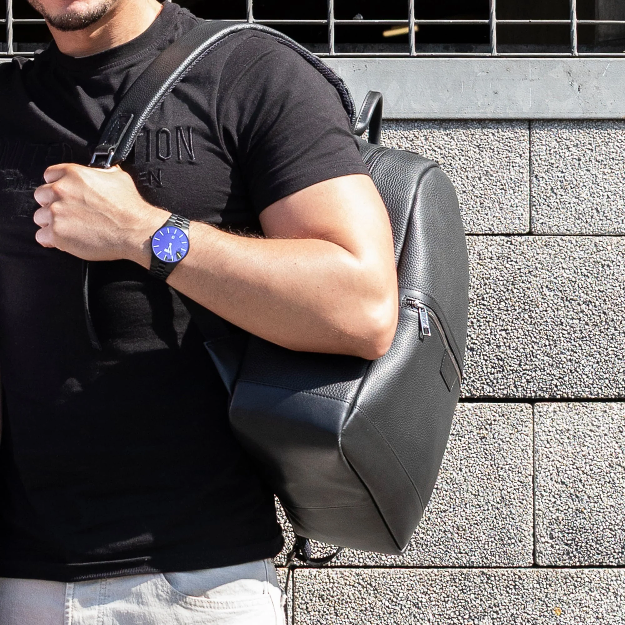 CARES LEATHER BACKPACK BLACK - Image 6