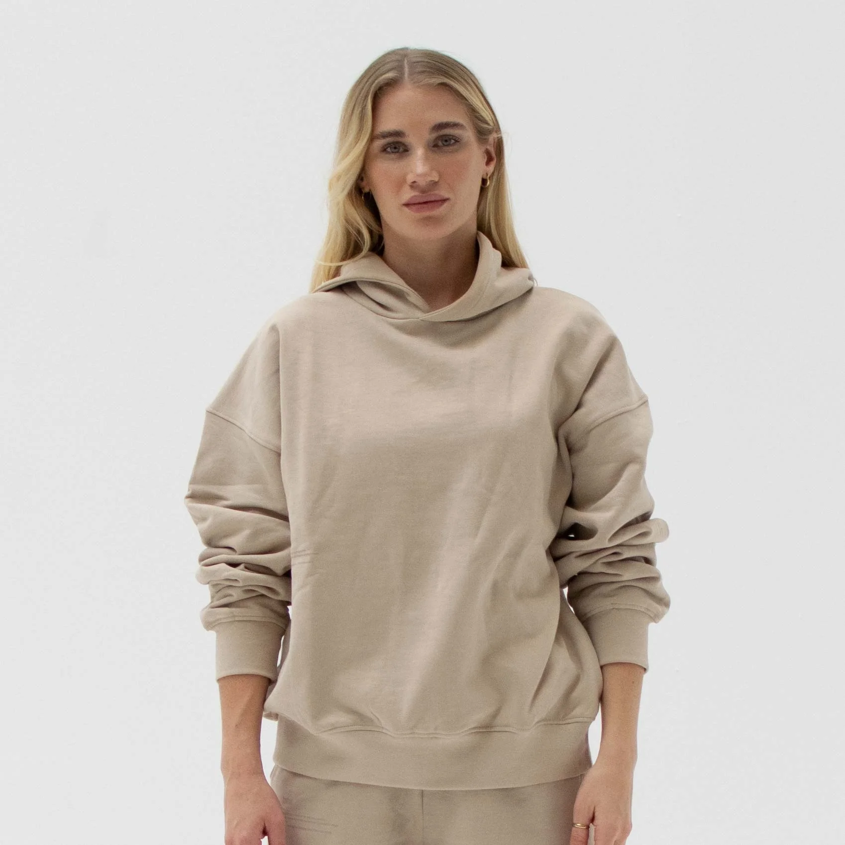 ESSENTIAL OVERSIZED HOODIE SAND - Image 2