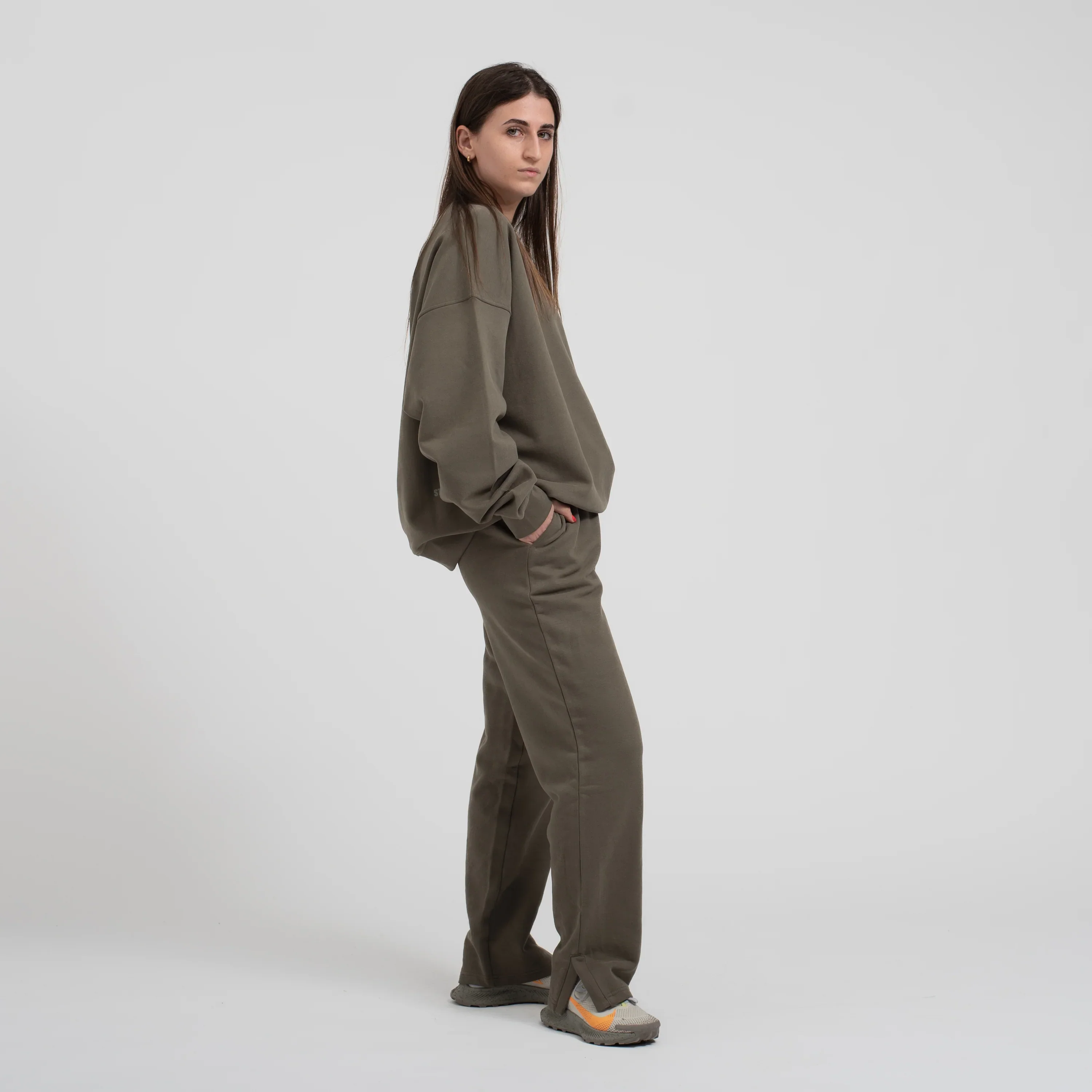ESSENTIAL SWEATSHIRT OLIVE - Image 3