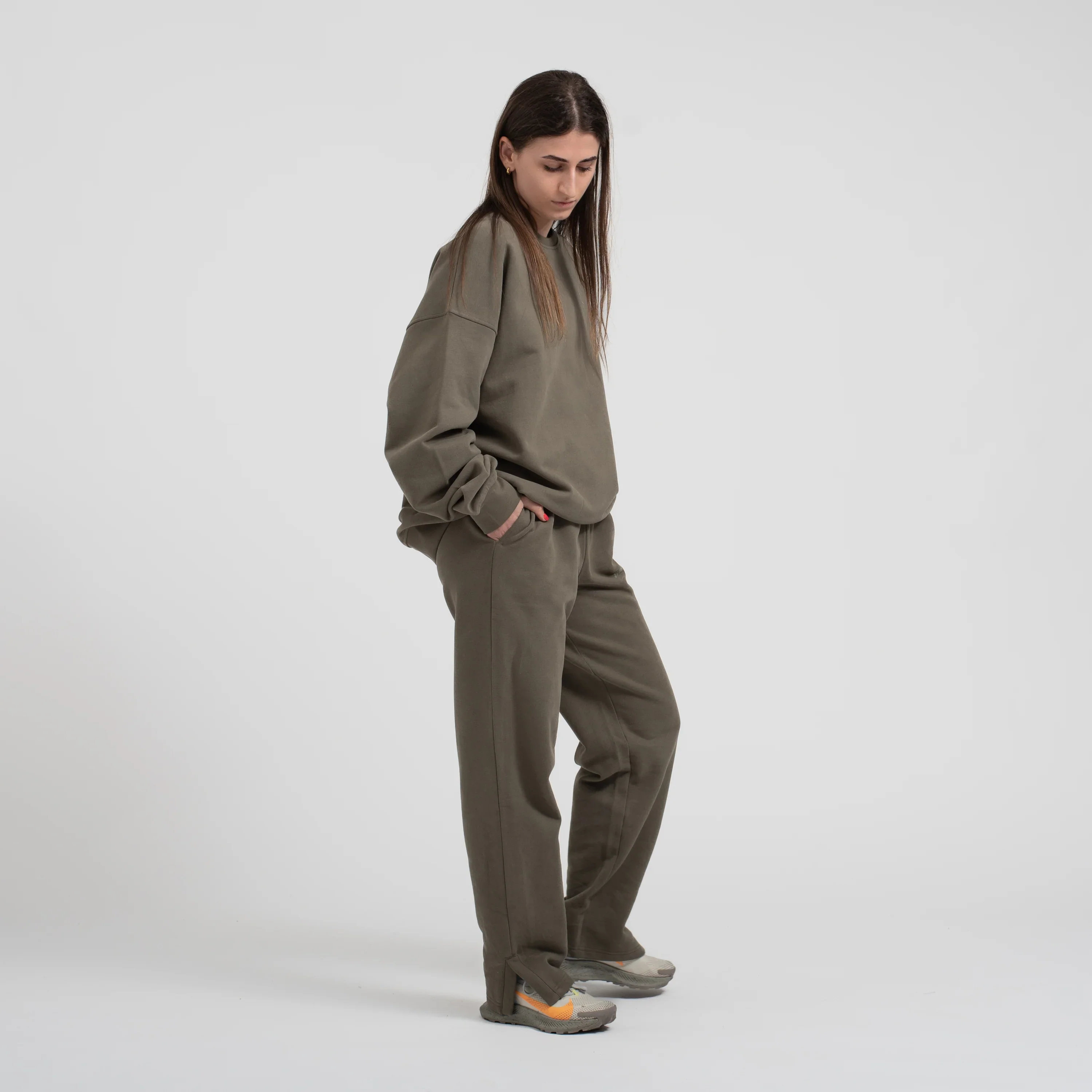ESSENTIAL SWEATSHIRT OLIVE - Image 4